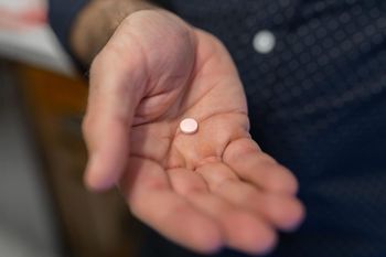 GIF wycofuje lek przeciwbólowy. "Nie można wykluczyć zagrożenia"