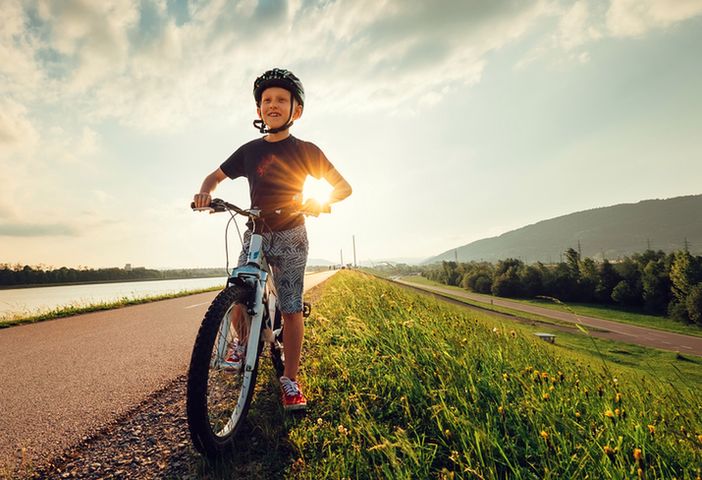 Rower to jeden z najbardziej popularnych prezentów komunijnych zarówno dla chłopców, jak i dla dziewczynek