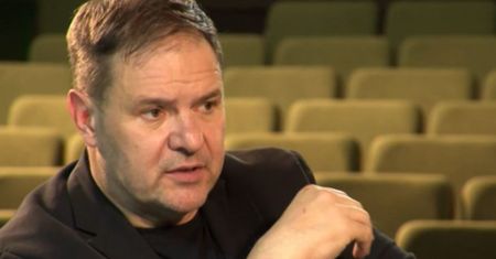 Karolak opowiedział o dzieciństwie. "Często obwiniamy rodziców"
