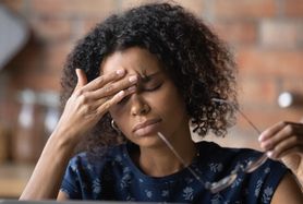 Koitalny ból głowy – przyczyny, objawy i leczenie