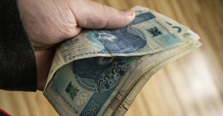 Ponad 6 tys. zł dla seniorów. Wystarczy spełnić jeden warunek