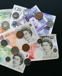 W. Brytania walczy z kryzysem dodrukowując pieniądze