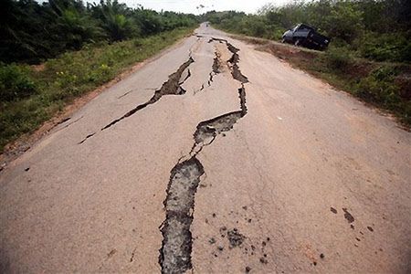 Silne trzęsienie ziemi w Indonezji