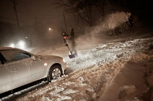 Burze śnieżne paraliżują USA - chaos na drogach