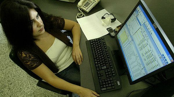 Jeśli temperatura przy pracy na otwartej przestrzeni przekracza 25 stopni Celsjusza, a w pomieszczeniu 28 stopni, pracodawca musi zapewnić napoje chłodzące w ilości zaspokajającej ich potrzeby.