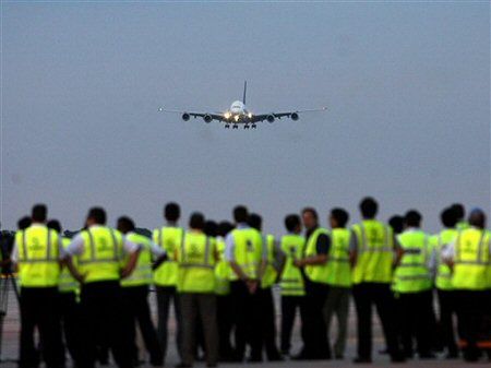 Pierwszy Airbus A380 dotarł do Singapuru