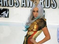 Kate Middleton, Lady Gaga i Monika Olejnik - noszą tę samą markę