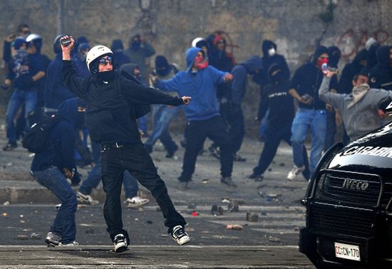 Policja weszła do mieszkań anarchistów