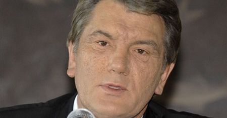 Juszczenko ostrzega rząd Janukowycza