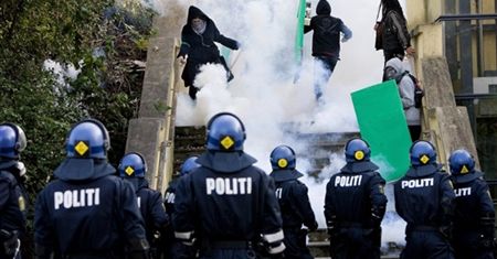 Starcia policji z młodzieżą w Danii - 436 zatrzymanych