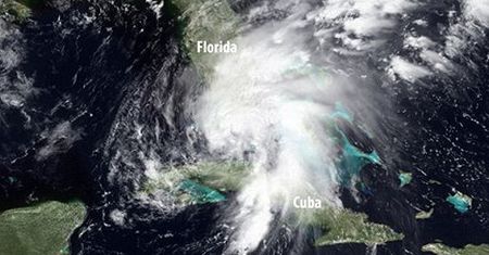 Tropikalny sztorm Fay szaleje nad Florydą