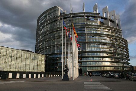 Siedziba Parlamentu Europejskiego w Strasburgu to ruina?