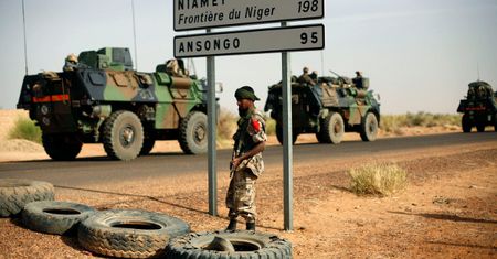 Francuzi zaczęli wycofywać się z Timbuktu