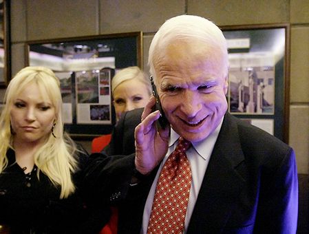 "John McCain może już być pewien nominacji"