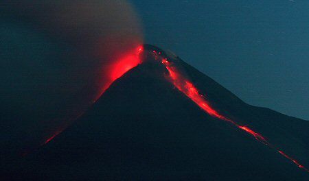 Wulkan Merapi ponownie groźny