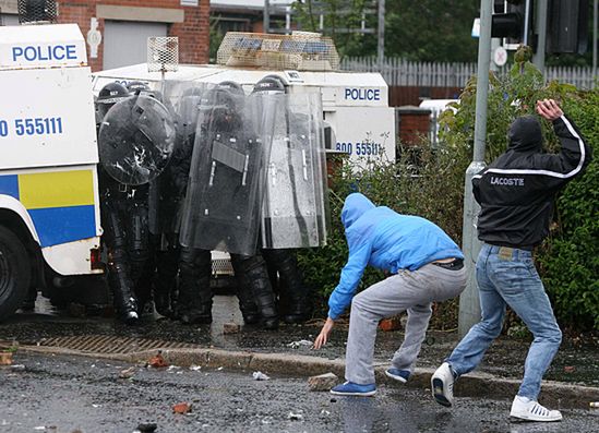 IRA wywołała krwawe zamieszki w Belfaście