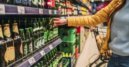Co z alkoholem na stacjach? Rząd rozważa zmiany