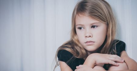 Dzieci milczą i cierpią. Mutyzm może mieć różne twarze