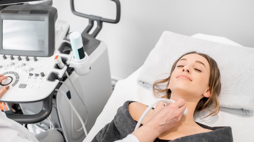 USG tarczycy jest często podstawą do diagnozy coraz częściej pojawiających się chorób czy zmian patologicznych tego gruczołu