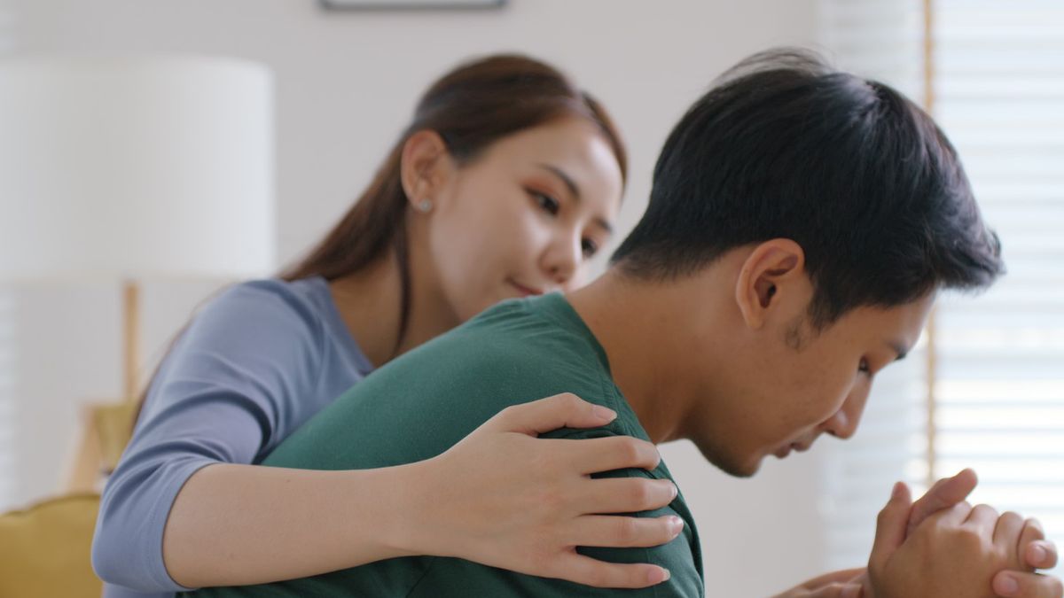 Milnacipran to niewybiórczy inhibitor zwrotnego wychwytu serotoniny i noradrenaliny.