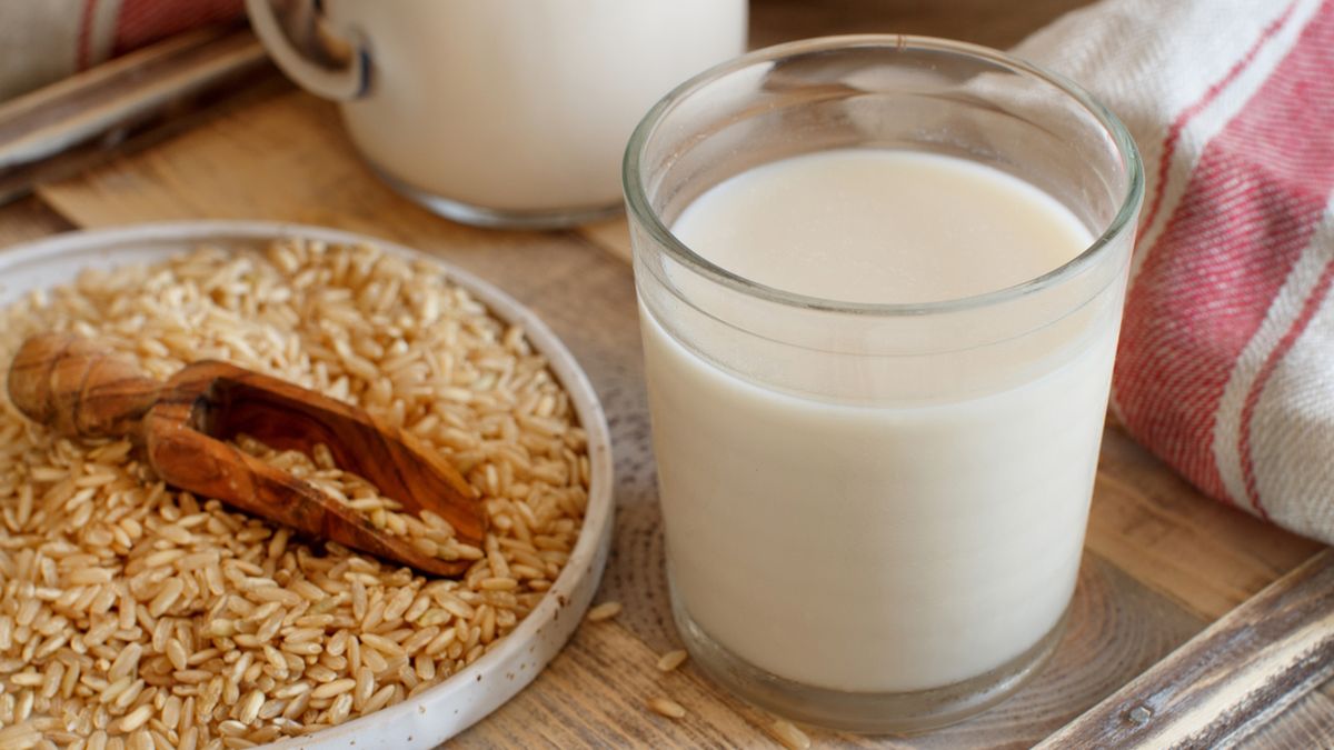 Mleko ryżowe bez dodatku cukru jest dobrą alternatywą dla mleka odzwierzęcego