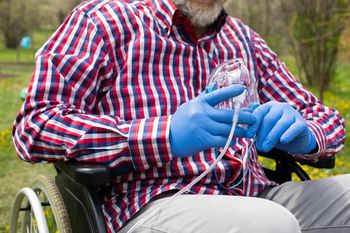 Skraca życie nawet o 15 lat. Zaczyna się od "uczucia braku powietrza"