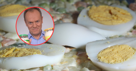 Winiary czy Kielecki? Donald Tusk pokazał, co ląduje w jego sałatce
