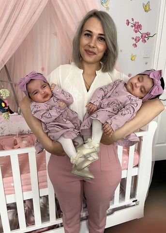 Córki Aliny nie są bliźniaczkami, chociaż urodziły się w tym samym czasie