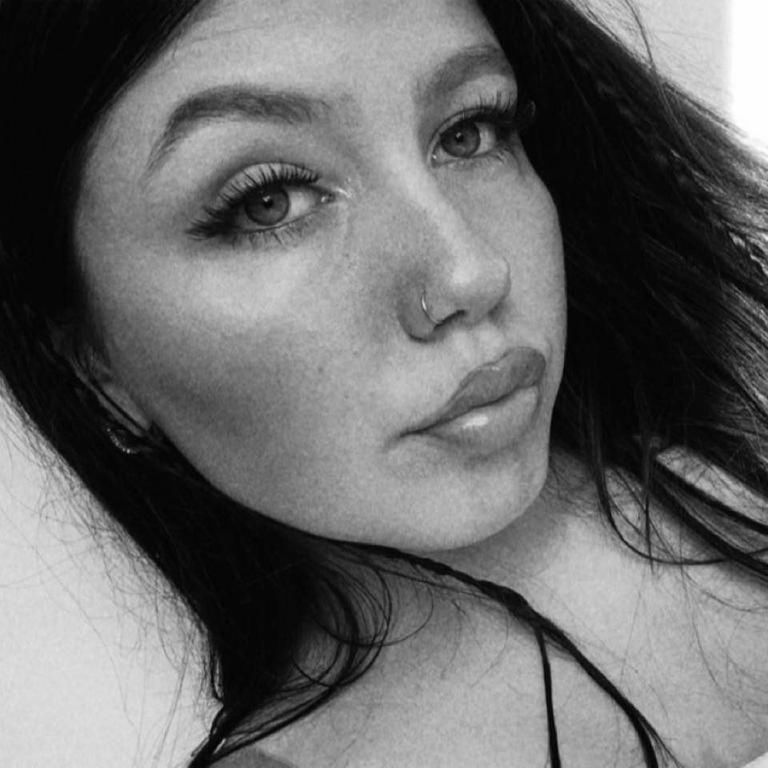 Najpierw uderzyła dziecko w głowę, a później udusiła je kawałkami waty