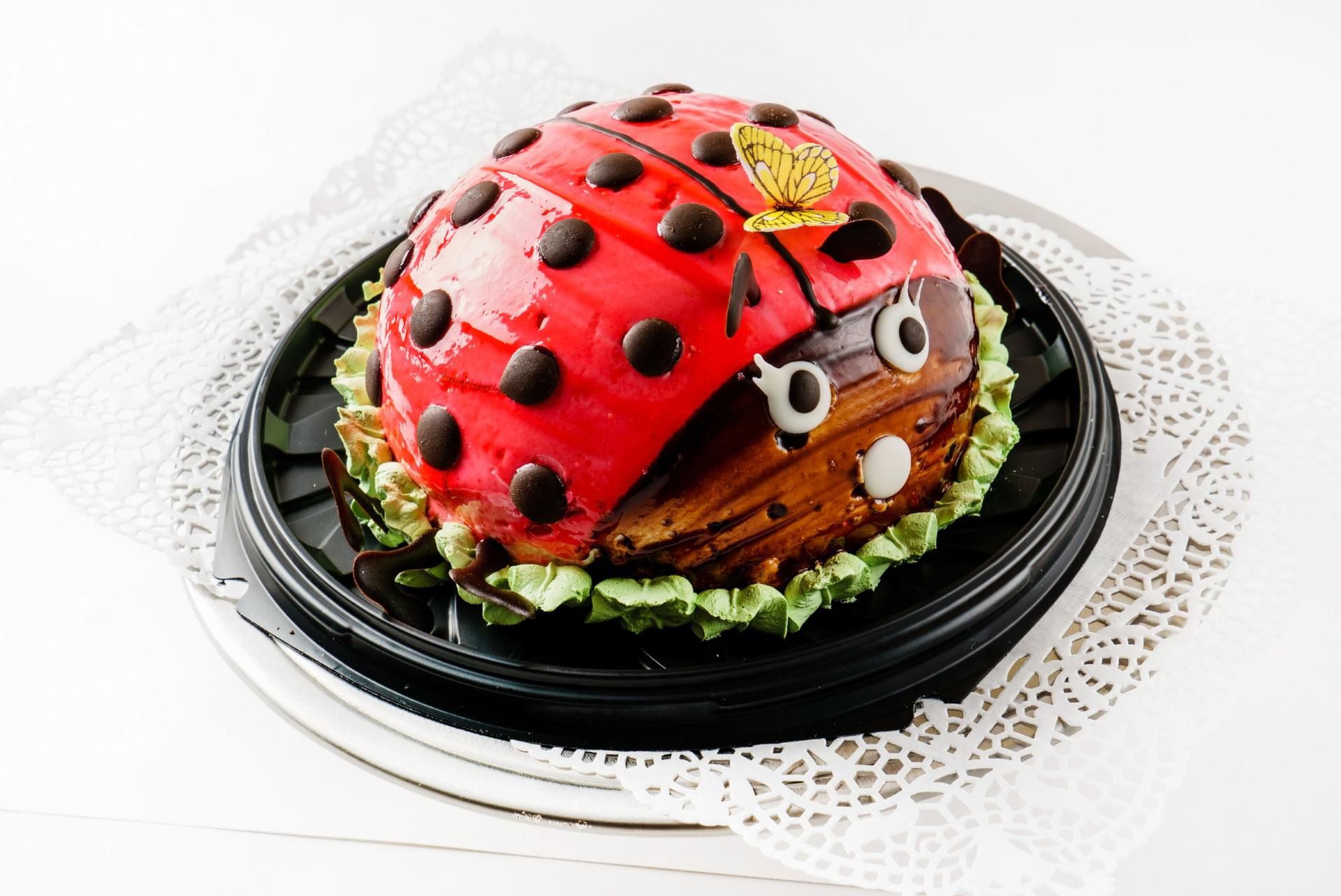 Tort w kształcie biedronki