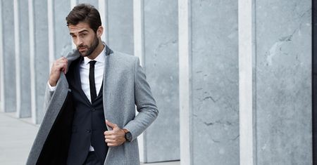 Eleganckie wełniane płaszcze dla mężczyzny. Propozycje na każdą sylwetkę