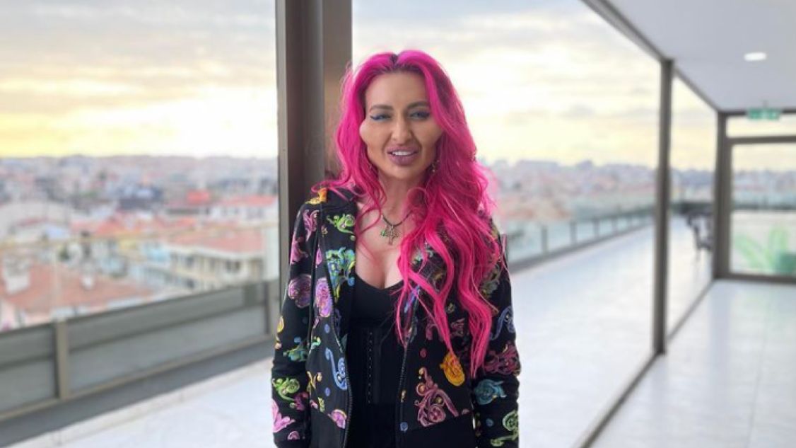 Modelka ma największe policzki na świecie. Chce je powiększyć jeszcze bardziej