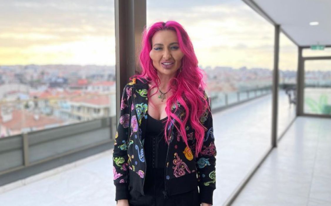 Modelka ma największe policzki na świecie. Chce je powiększyć jeszcze bardziej