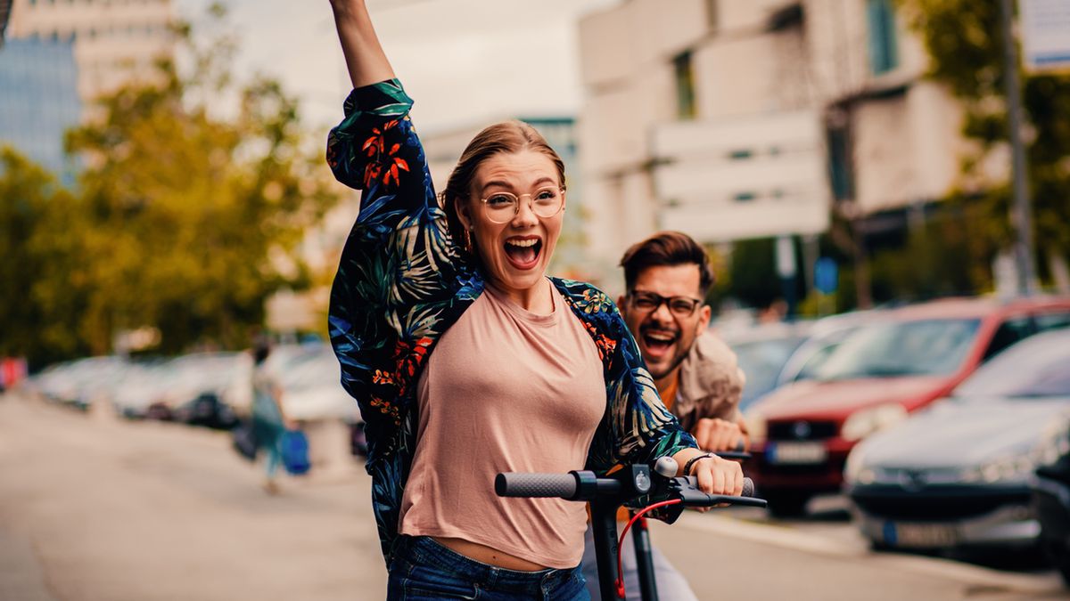 Sposobem na dobre samopoczucie jest: odpowiednia ilość snu i odpoczynku, bogata w składniki odżywcze dieta, aktywność fizyczna
