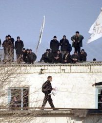 Wojsko tłumi bunt więźniów