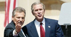 Bush i Kwaśniewski scalają Europę z Ameryką