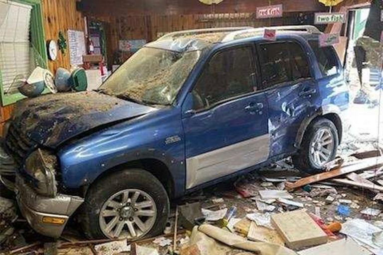 Samochód wjechał do przedszkola