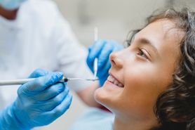Zęby trzonowe  - charakterystyka uzębienia dorosłego człowieka, charakterystyka trzonowców, braki w uzębieniu, pielęgnacja