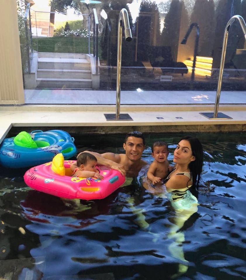 Cristiano i Georgina z dziećmi