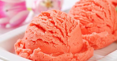Sorbety zdrowsze niż lody tradycyjne? Skład mówi co innego