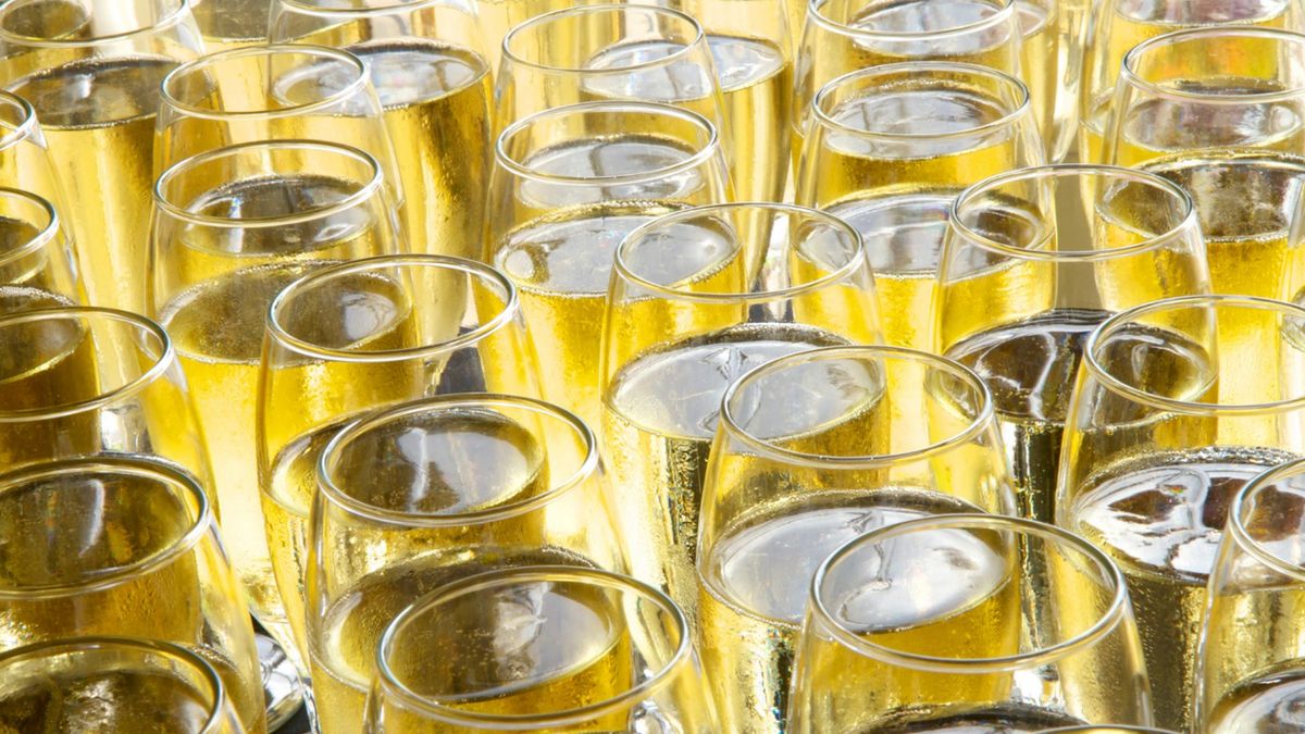 Prosecco może powodować próchnicę i kamień nazębny