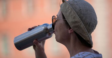 Generuje zakrzepicę. Latem ryzyko rośnie