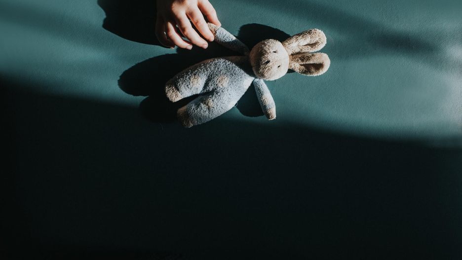 Mariuszowi Dz. postawiono zarzut obcowania płciowego z ośmioletnią dziewczynką