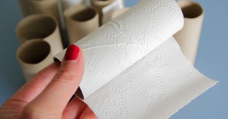 Wykryto je w papierze toaletowym. Mogą powodować choroby nerek i raka