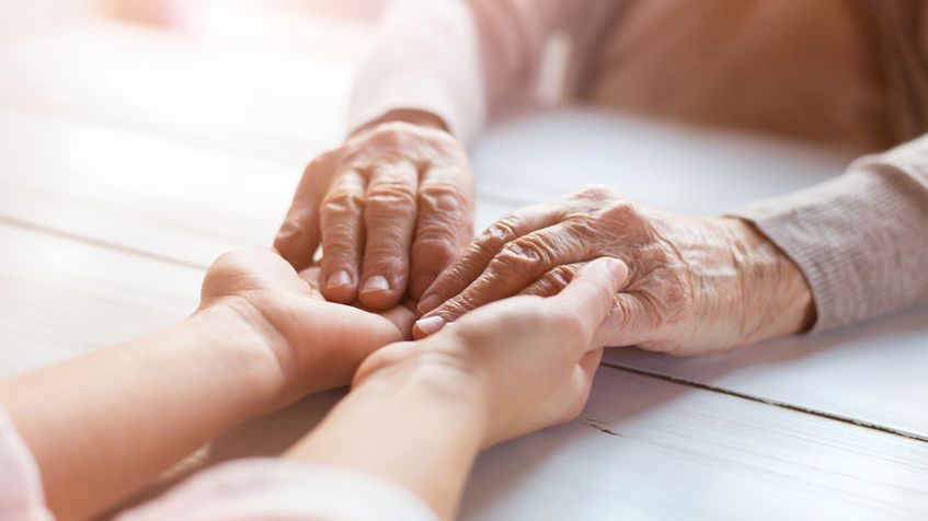 Jaką babcią jest DJ Wika? (WIDEO)