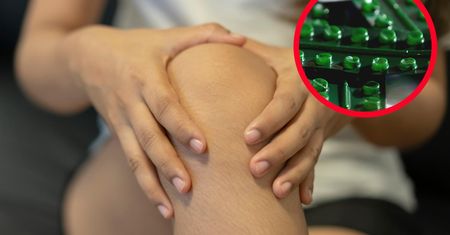 Mrowienie kończyn to jeden z objawów. Może ci brakować ważnej witaminy