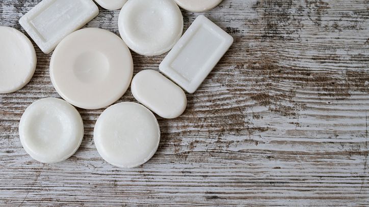 Mydło potasowe nadaje się do pielęgnacji twarzy, włosów i ciała.