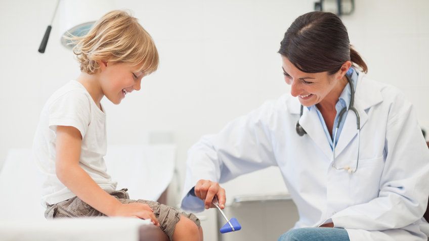 Odruch kolanowy jest bardzo popularnym badaniem diagnostycznym