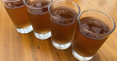 Zimowy napój, który dba o jelita. Pokaźna dawka magnezu, potasu i wapnia