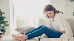 Objawy okresu - miesiączka, objawy pierwszej miesiączki, zespół napięcia przedmiesiączkowego, domowe sposoby na PMS